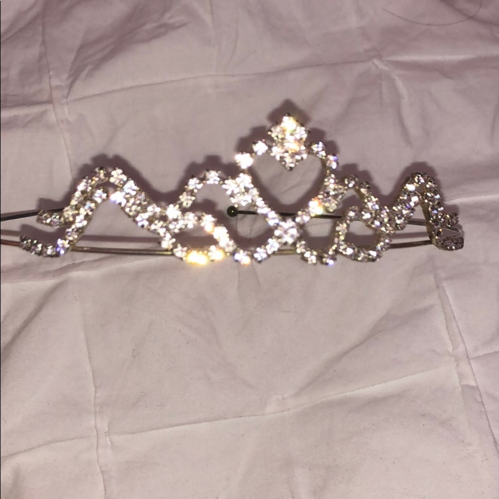 Tiara - Picture 2 of 6